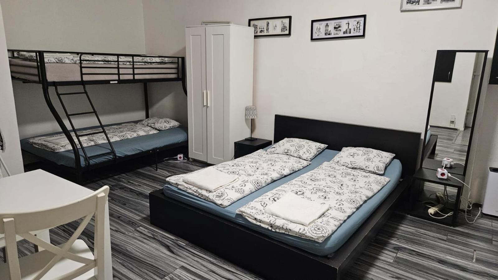 Small In Downtown For Groups Appartement Praag
